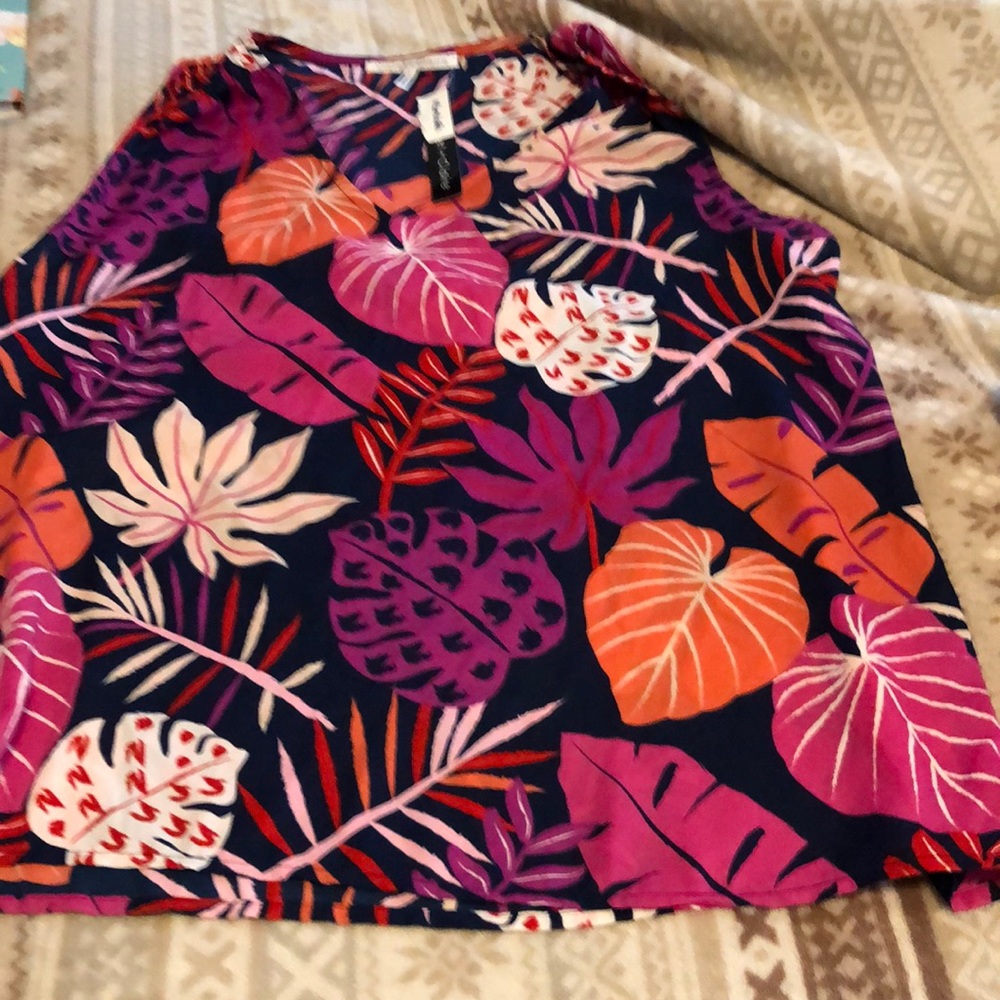 Sleeveless blouse